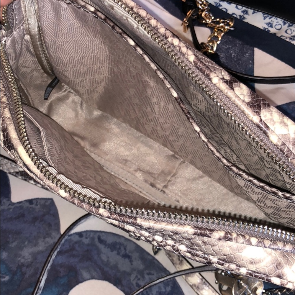 Michael Kors Snake print cross body bag - Picture 2 of 3